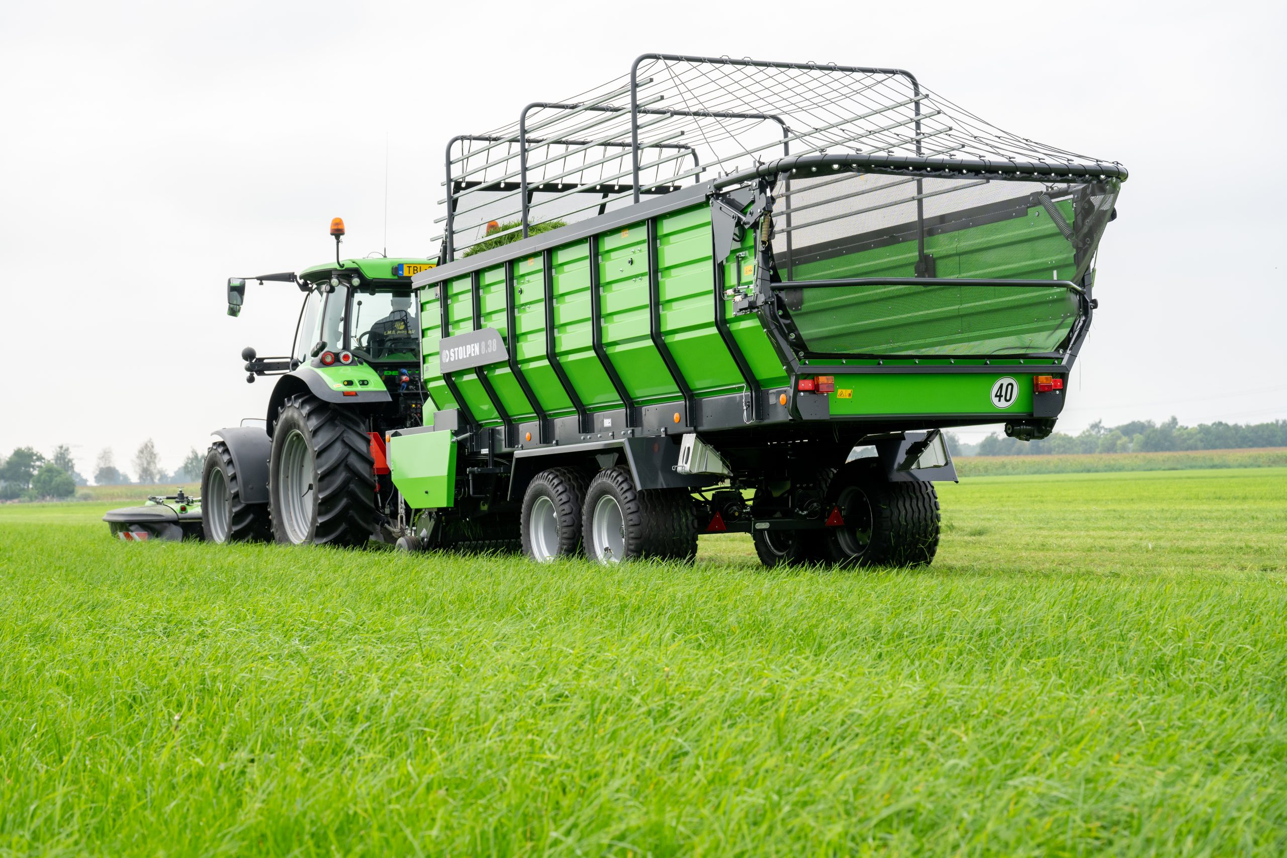 Stolpen opraapwagen geleverd door LMB Prins