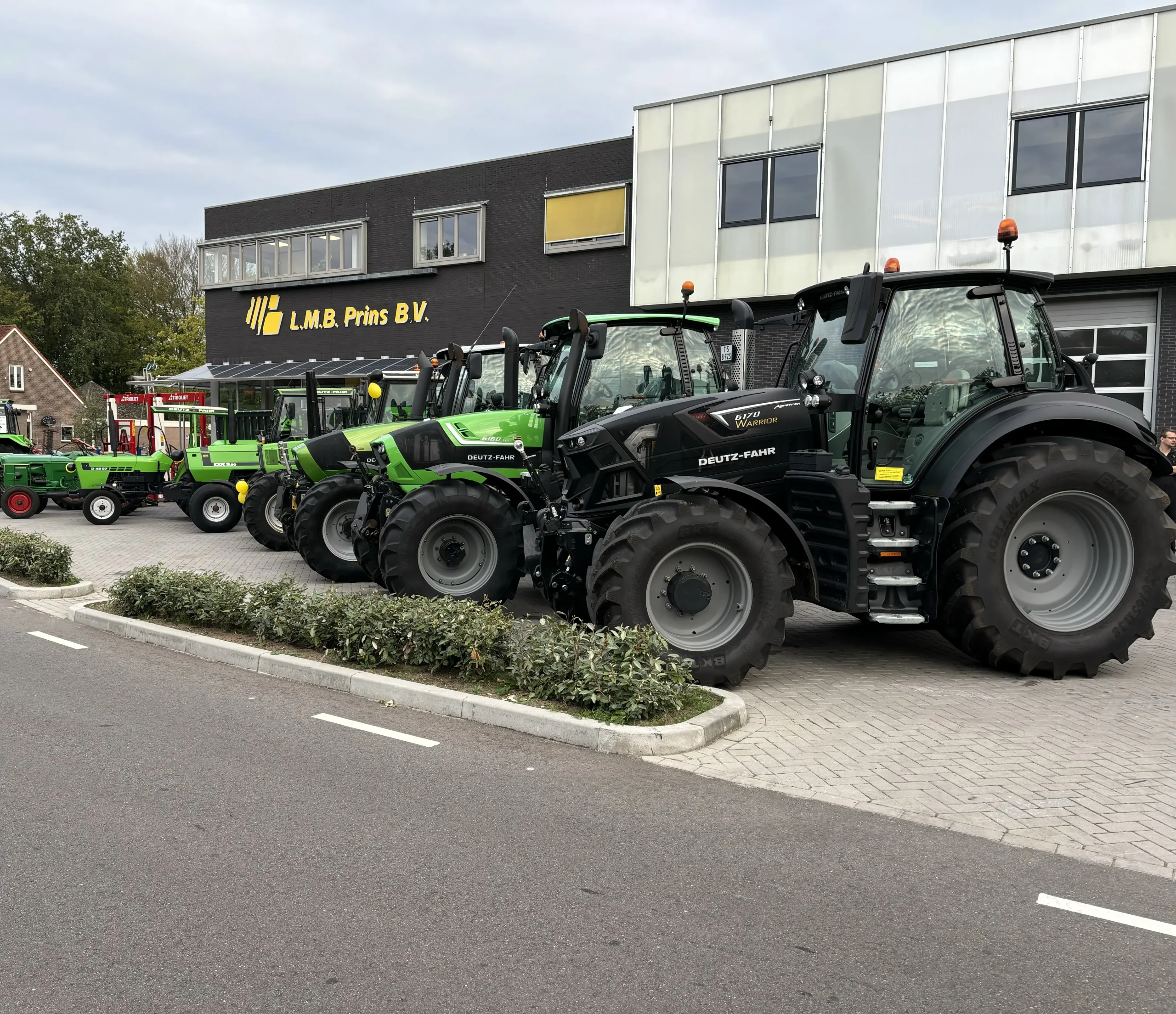 LMB Prins landbouwmachine in het veld